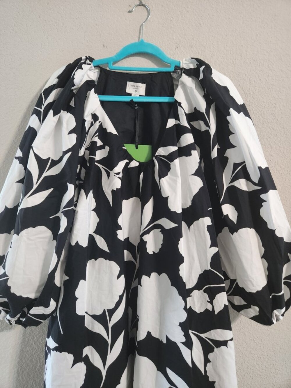 Black & White Floral Puff-Sleeve Mini Dress - Picture 3 of 6